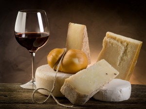 Fromage et vin rouge : une association malheureuse