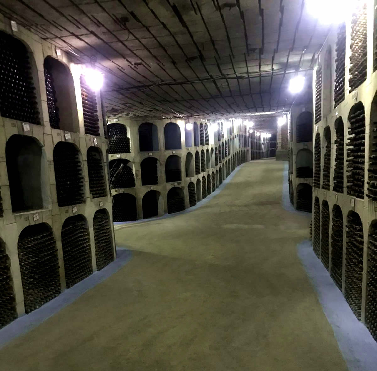 la plus grande cave a vin moldavie
